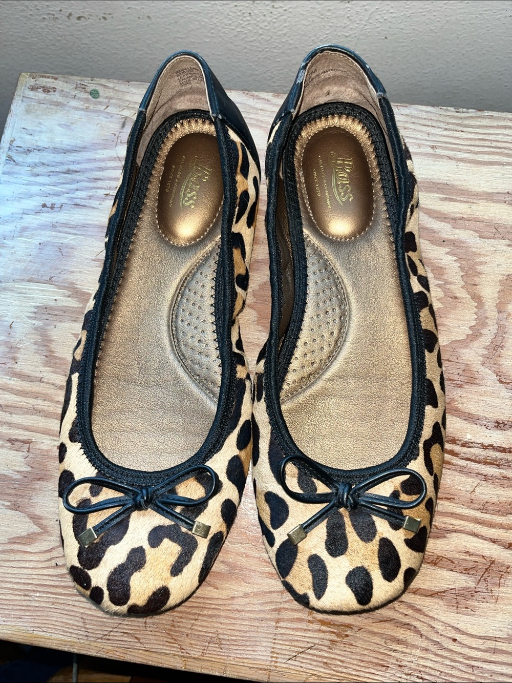 G.H. Bass & Co. Lena Leopard Print Bow Flats 7M EUC